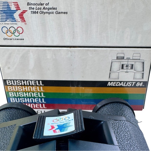 LA Olympics 1984 Souvenir Bushnell Medalist 84 7x35 Binoculars w/Lens Caps EUC - Picture 3 of 5